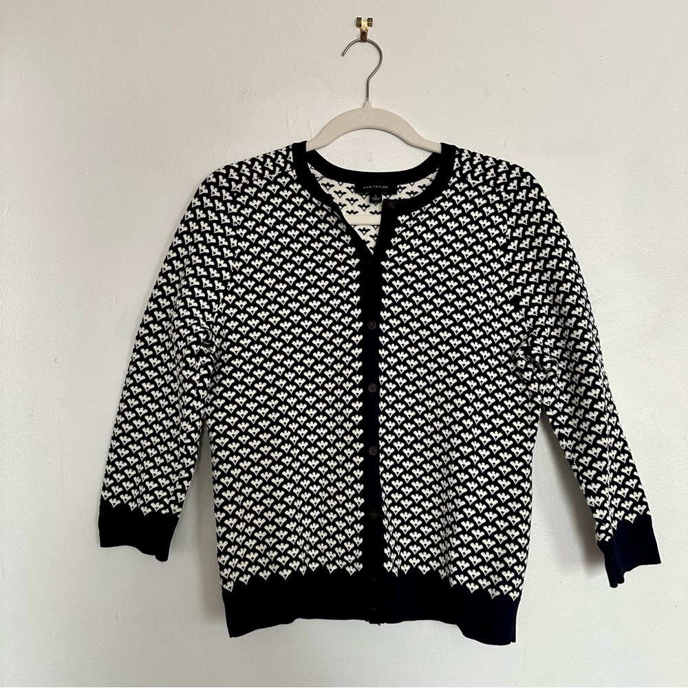 Ann Taylor • Structured Knit Cardigan • L